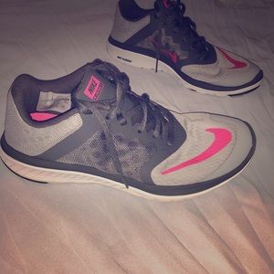 Nike women athletic shoes